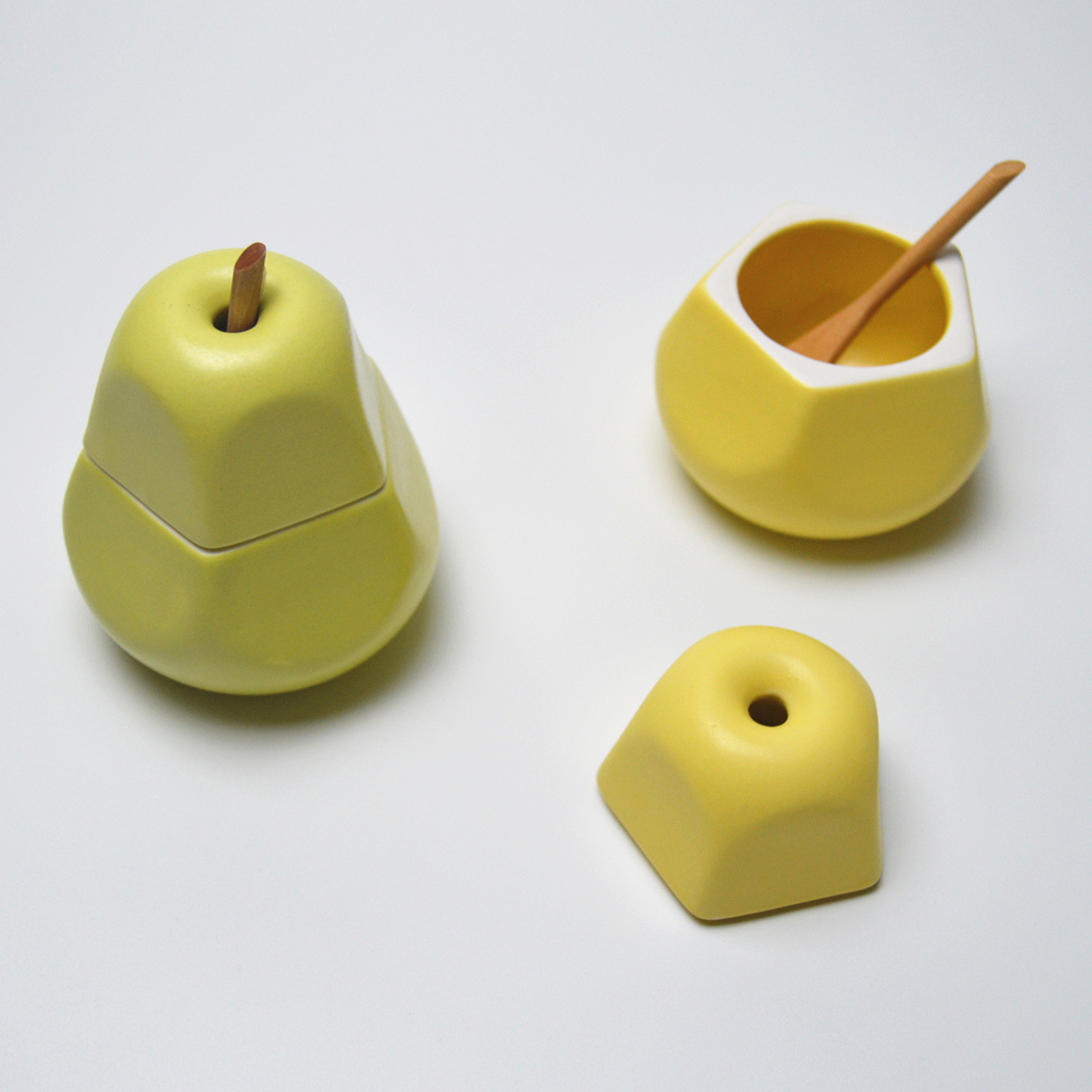 Fruit-Shaped Ceramic Seasoning Jar - Image 5
