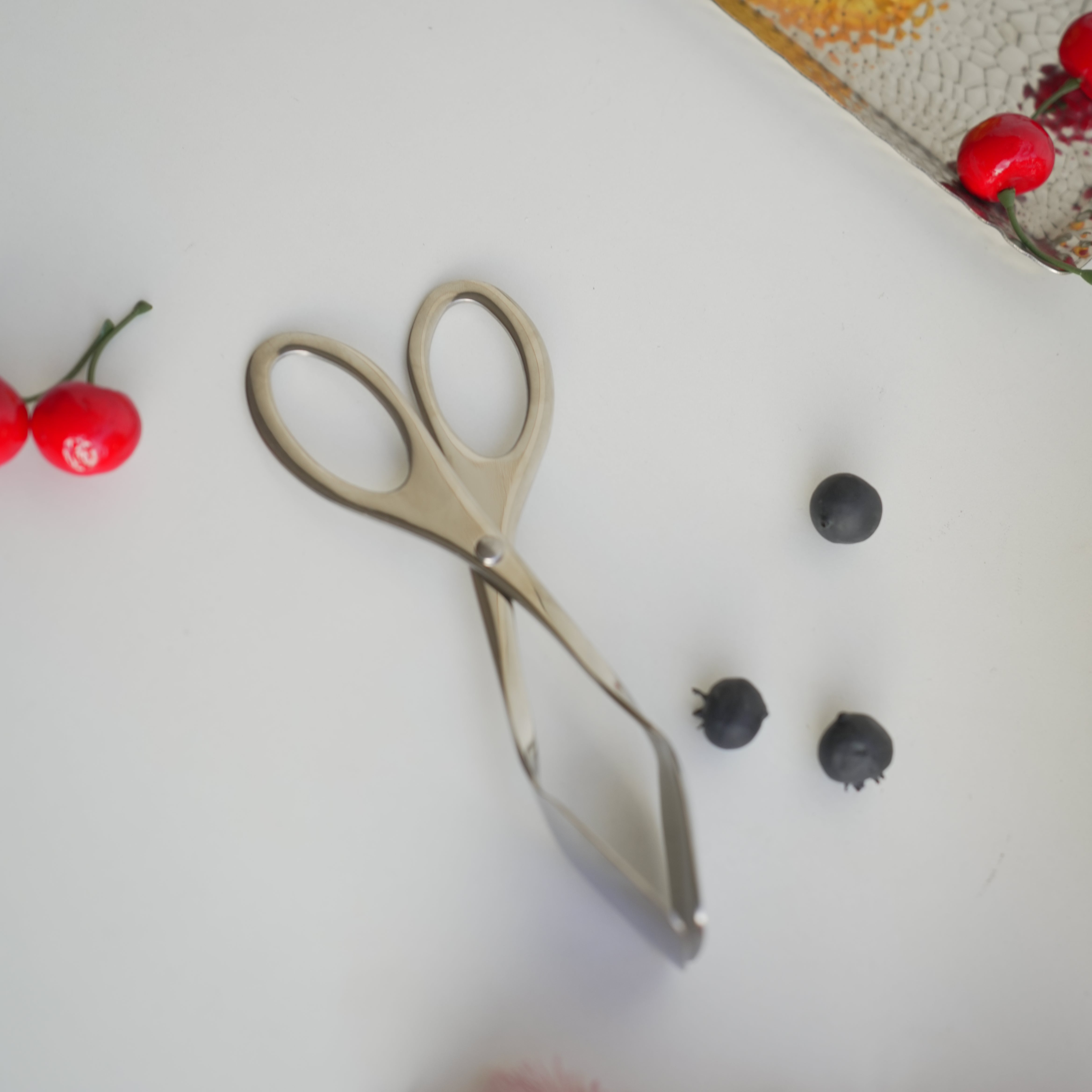 Scissor-Style Stainless Steel Clip Tongs – Gold & Silver - Image 10