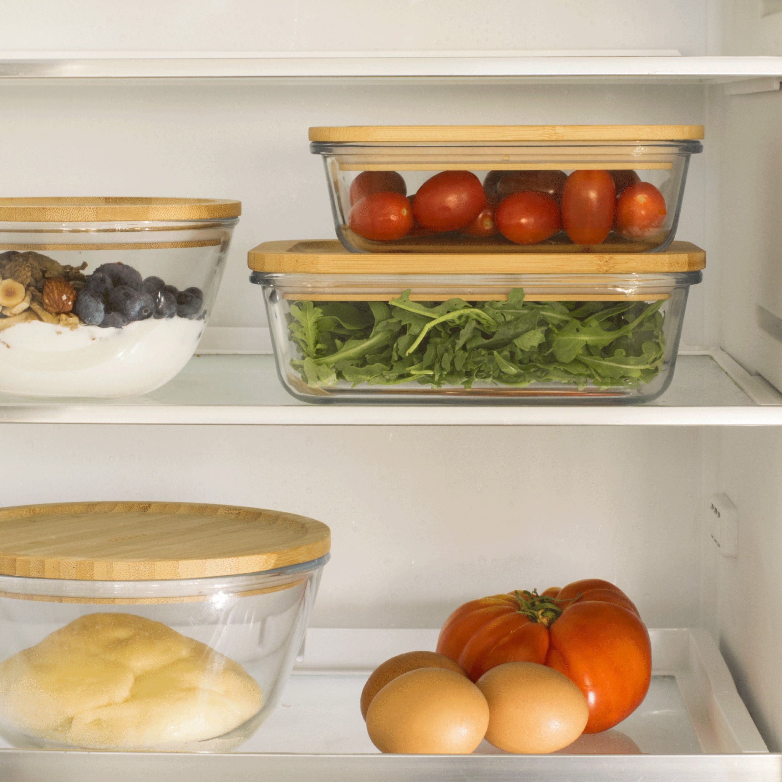 Organized everyday kitchen