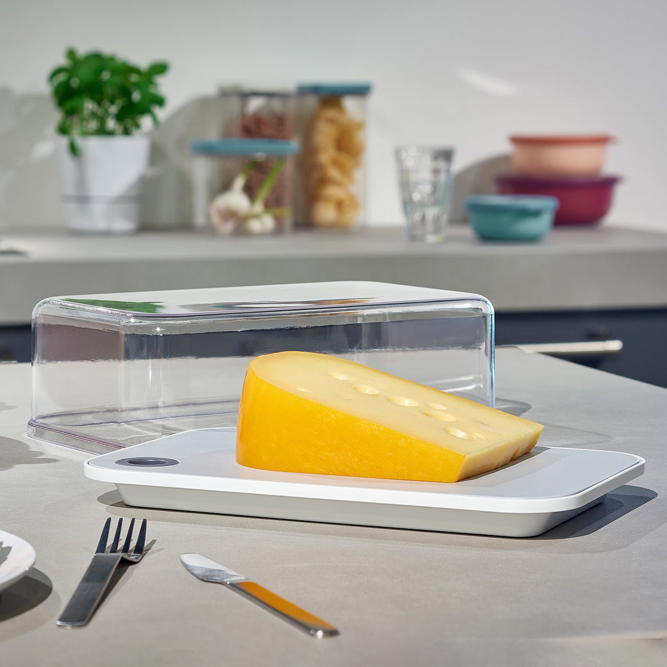 Cheese Dome with Cutting Board - Image 2